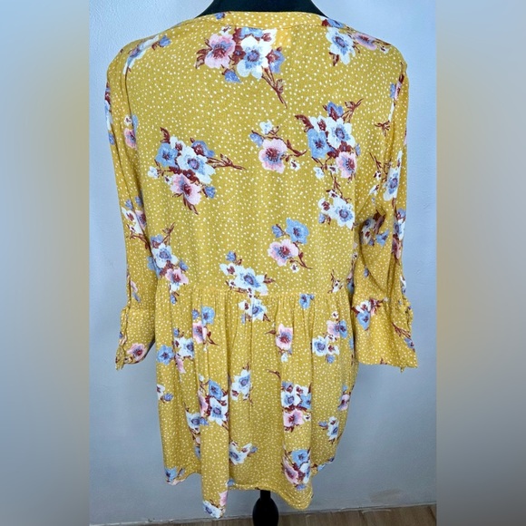 Motherhood Maternity Women’s Yellow Floral Top w/ties on Sleeves - Picture 6 of 7